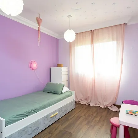 Prázdninový dům Amplia Casa Familiar Con Piscina *